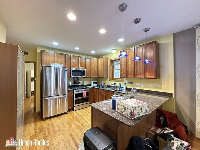 Foto del edificio - 934 W Leland Ave