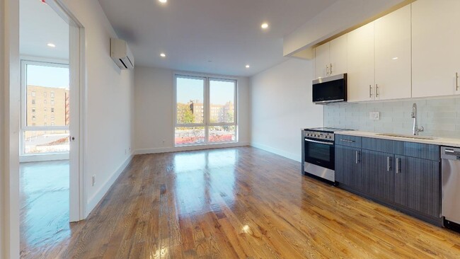 Foto del edificio - 13828 Queens Blvd