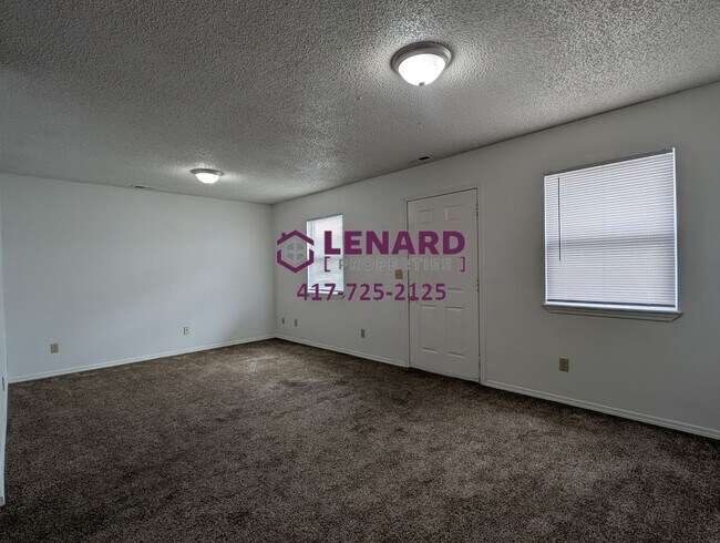 Foto del edificio - 2 Bedroom Duplex Ready for Move In!