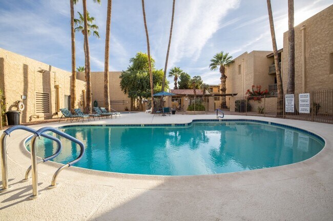 Heated Community Pool - 4950 N Miller Rd