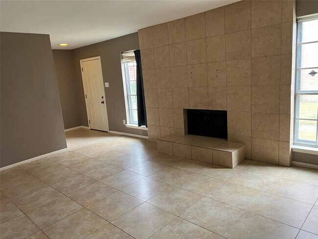 Foto del edificio - 84 W Park West Dr