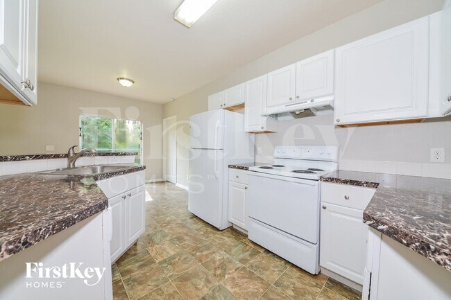 Building Photo - 4448 N Biscayne Dr