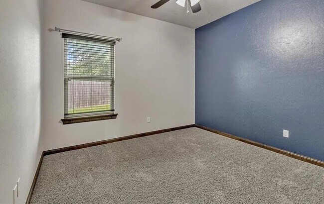 Foto del edificio - 304 SW 172nd Cir