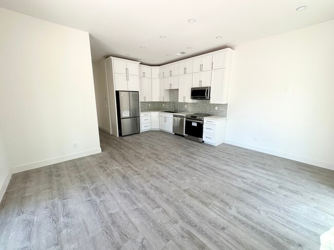 Building Photo - 2435 Creekhollow Ln