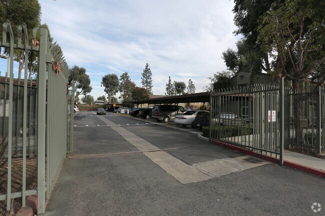 Building Photo - Kern Villa Apartments