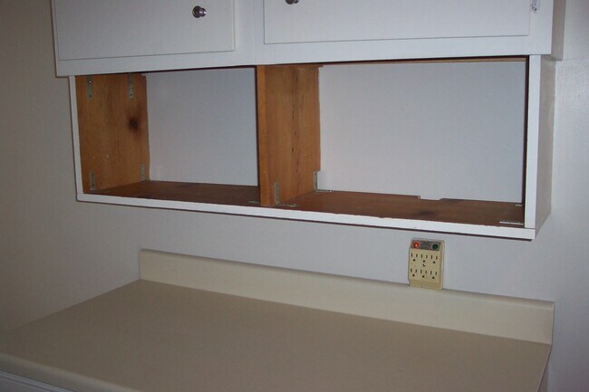 Building Photo - 2004 Beechwood Ave