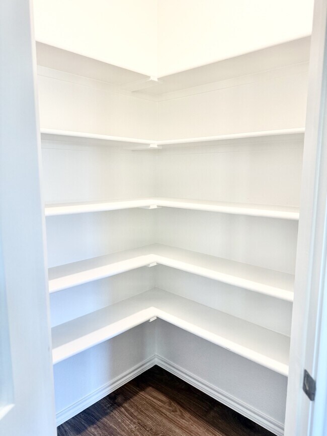 Foto del edificio - 1713 Potomac Ln