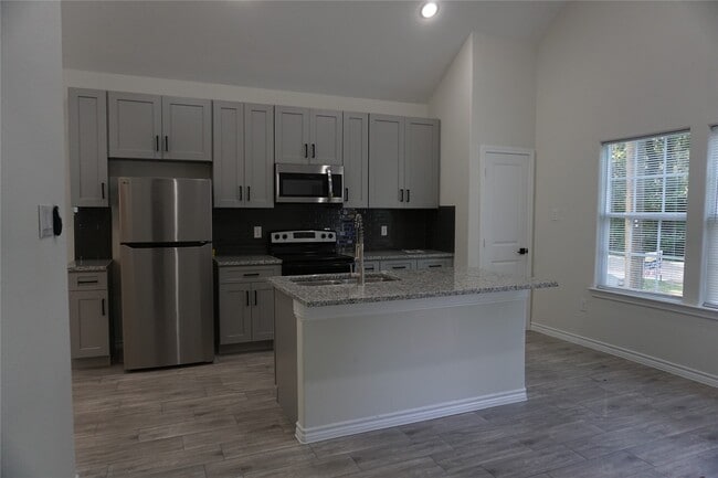 Building Photo - 9866 Arbor Oak