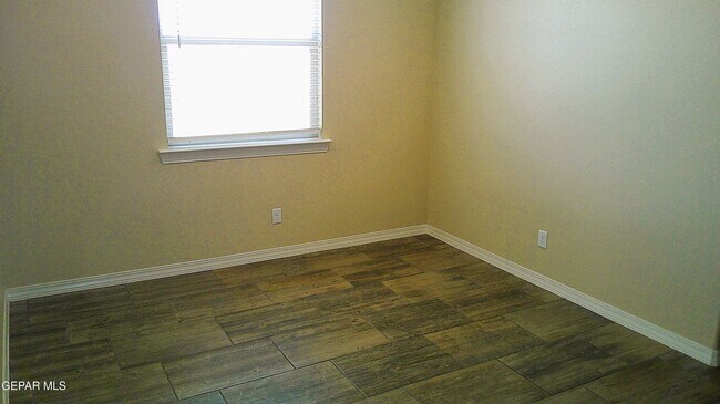 Building Photo - 4620 Marisabel Azcarate St