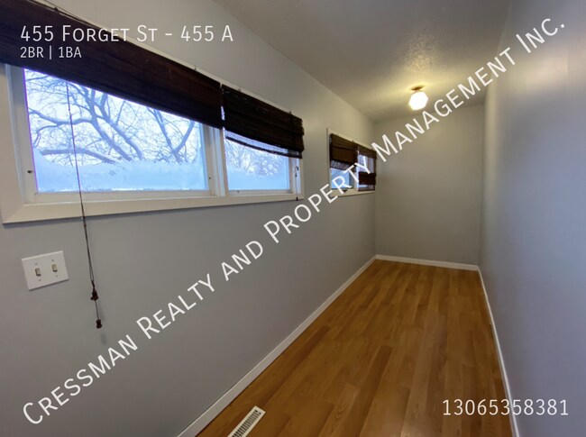 Photo du bâtiment - 2+ bedrooms in Regent Park UTILITIES INCLUDED