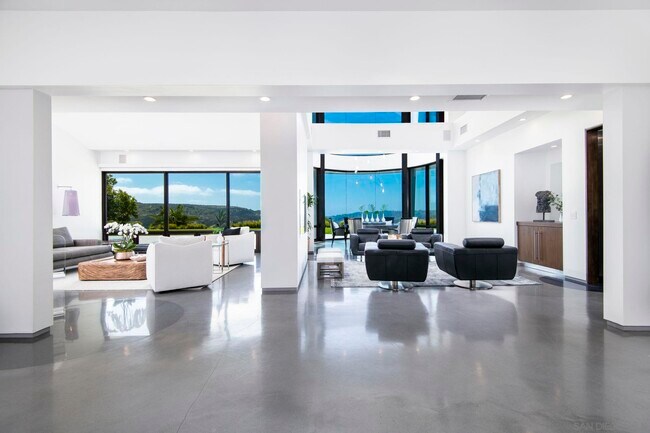 Building Photo - 4931 Del Mar Mesa Rd