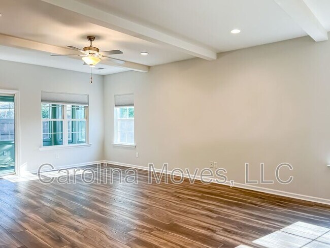 Building Photo - 218 Rubia Dr