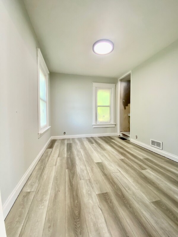 Foto del edificio - 8601 Mary Ave