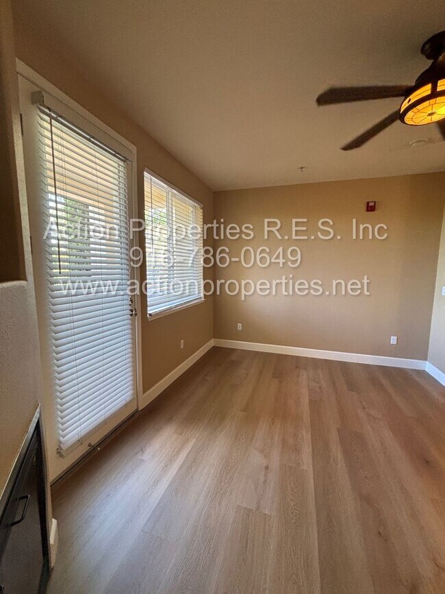 Foto del edificio - East Roseville - Gated Phoenician - Great ...