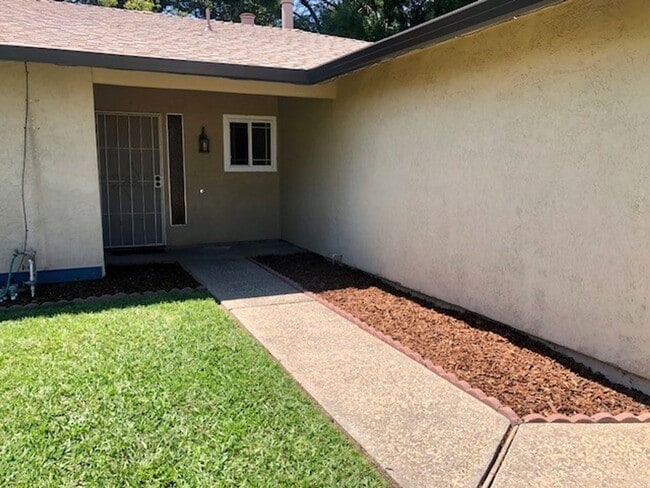 Building Photo - 7521 Blackthorne Way