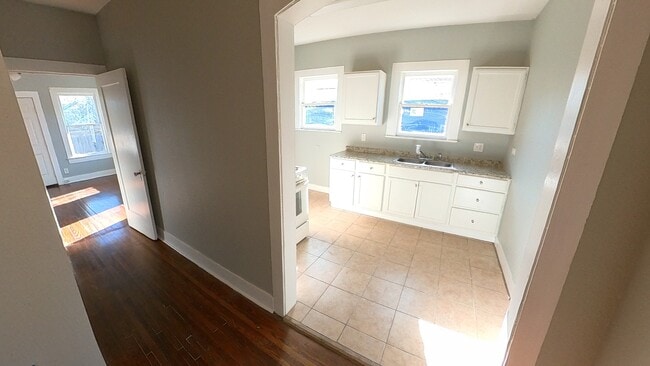 Building Photo - 538 Kayton Ave