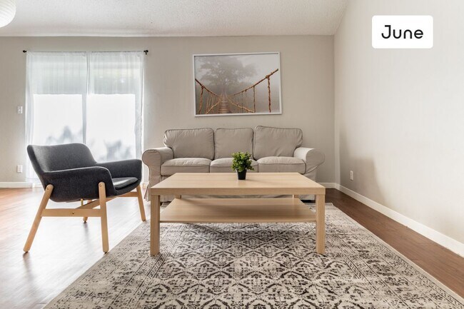 ROOM ONLY in 4-bed/2.0-bath Home photo'