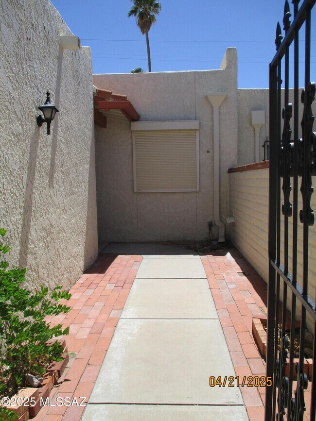 Foto del edificio - 8712 E Terrace Pl