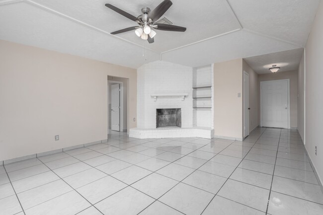 Building Photo - 9919 Overview Dr