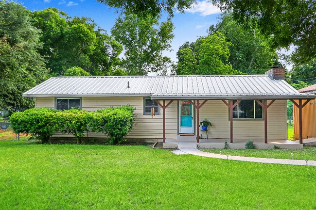 Building Photo - 1410 Pecan Dr NW