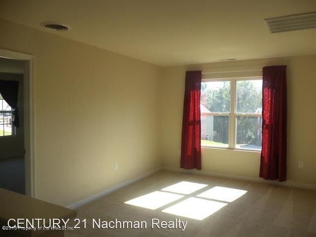 Building Photo - 4 br, 2.5 bath House - 162 Marywood Drive