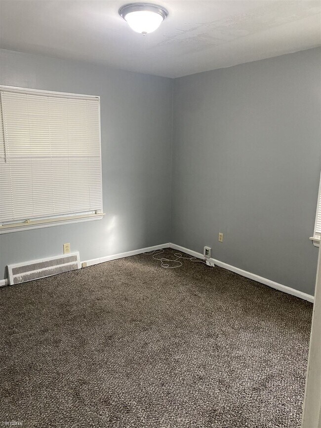 Building Photo - 3 br, 2 bath House - 1359 Pingree Ave