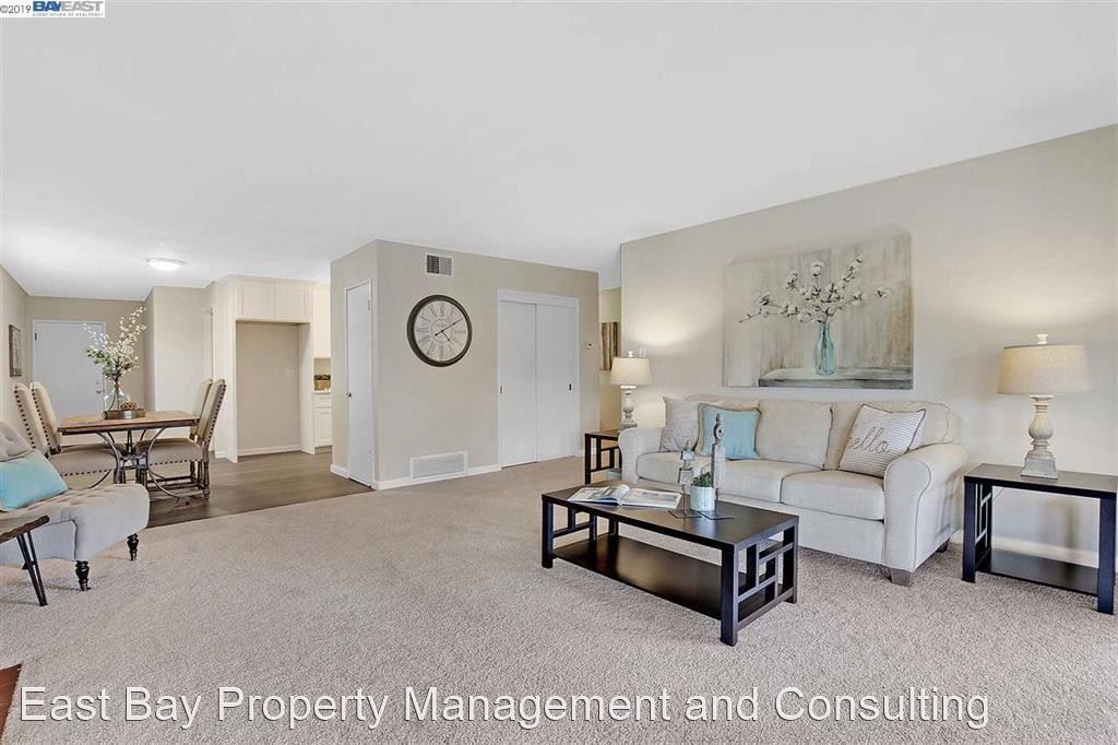 Foto principal - 4 br, 2 bath House - 385 Lee Ave.