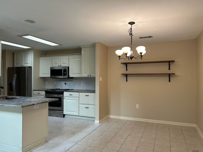 Foto del edificio - 5050 Stumberg Ln
