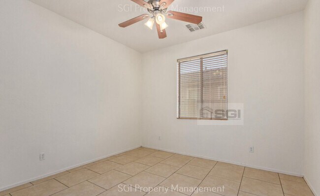 Building Photo - 6414 S 72nd Ln