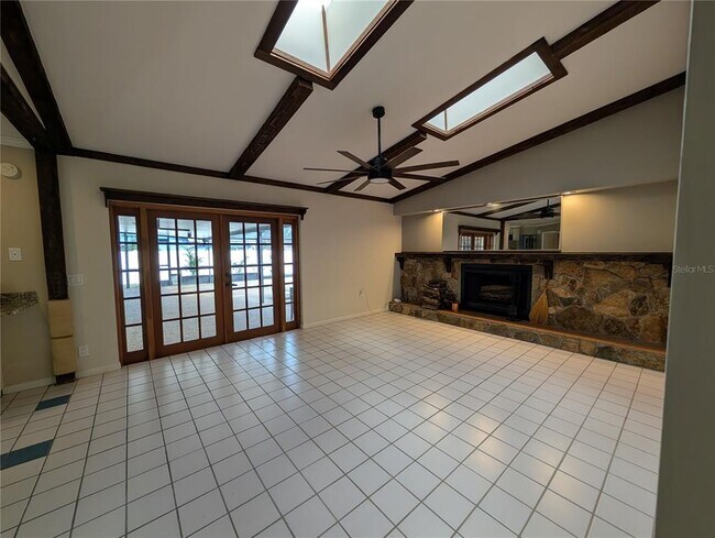 Foto del edificio - 1117 Lakemont Dr