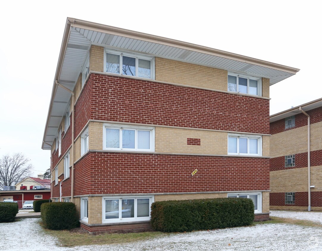Building Photo - 504 N Lincoln