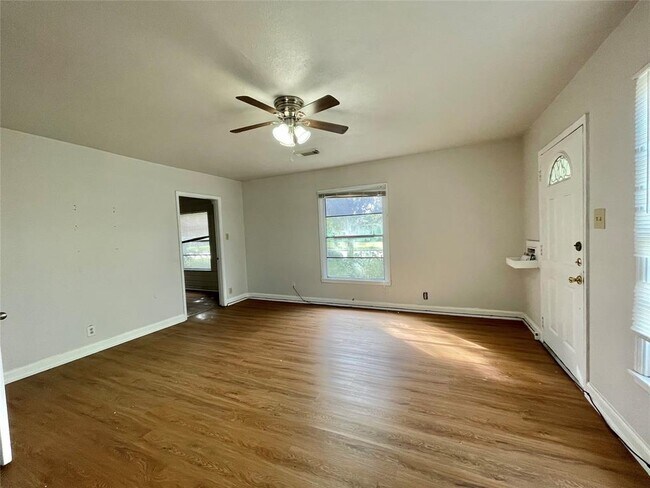 Foto del edificio - 1622 W 8th St