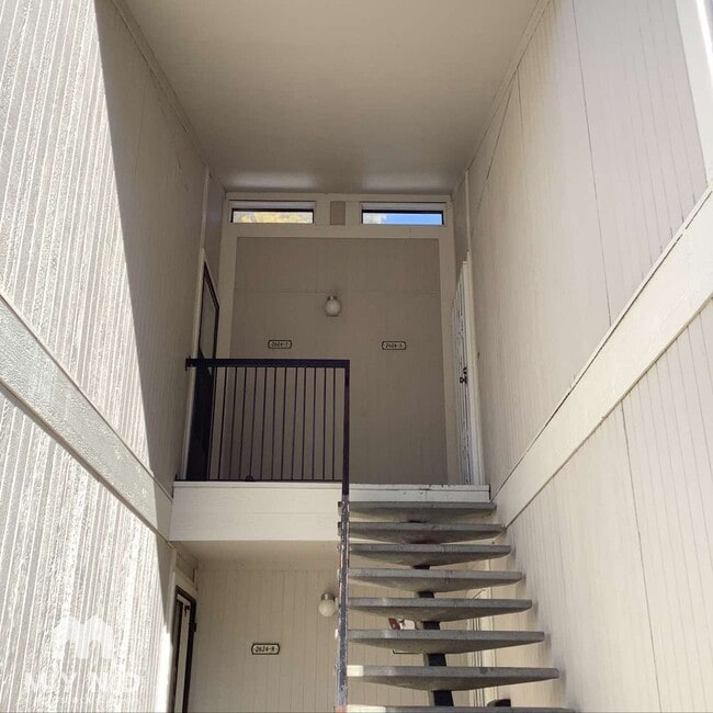 Building Photo - 2624 Sunny Slope Dr