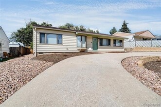 Building Photo - 318 Maplewood Dr