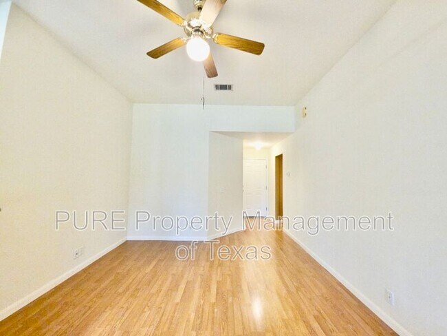 Foto del edificio - 110 Meadowside Dr