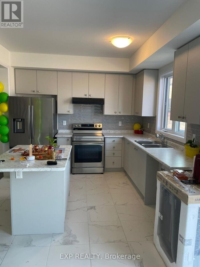 Building Photo - 148 Port Cres