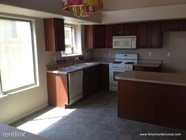 Building Photo - 8217 S 45th Ln
