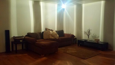 Building Photo - 1050 Harbor Heights Dr