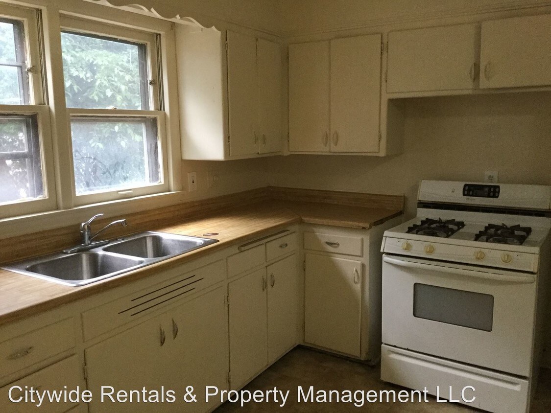 Primary Photo - 4483 N 46th St