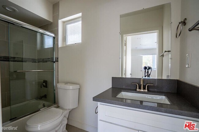 Foto del edificio - 3 br, 3.5 bath House - 147 1/2 Roselake Ave