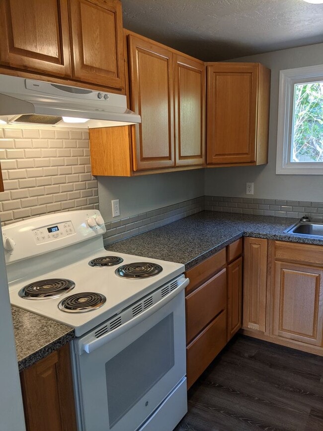 Building Photo - Nice 2-Bedroom, 1-Bath Corner Lot Home In ...