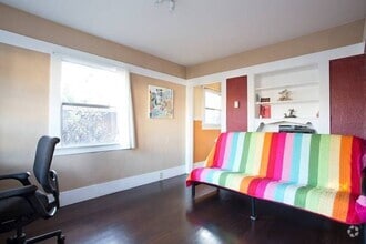 Building Photo - 1044 Stannage Ave