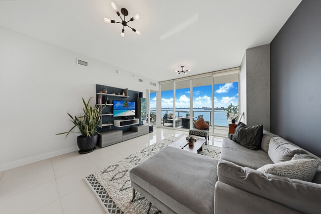 Photo - 2020 N Bayshore Dr (Miami, FL) Apartment