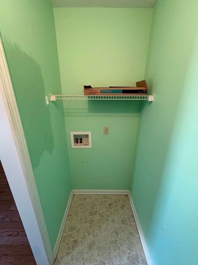 Building Photo - 1801 Brookline Ct