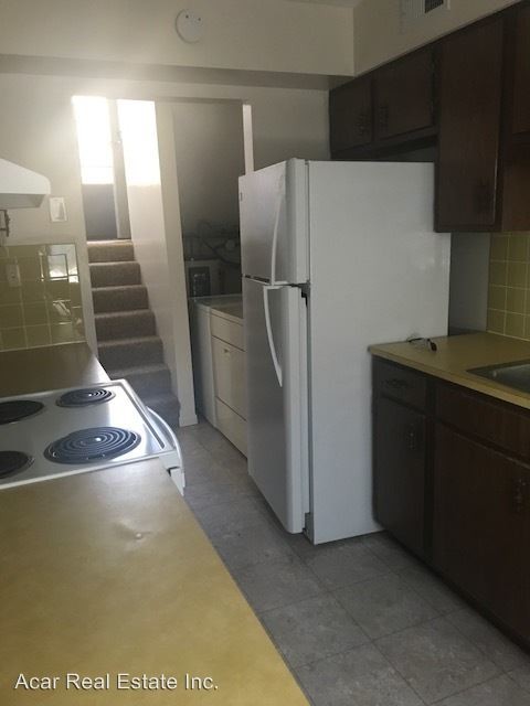 Building Photo - 2 br, 1 bath Apartment - 1003 Cedar Terrace