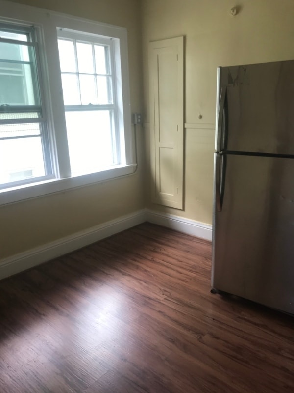 Foto del edificio - 1671 Taylor Ave