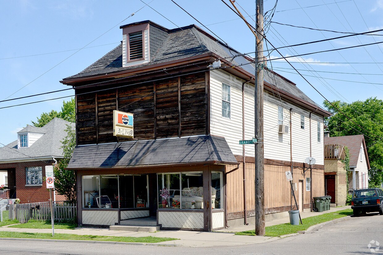 Primary Photo - 1140 Grand Blvd