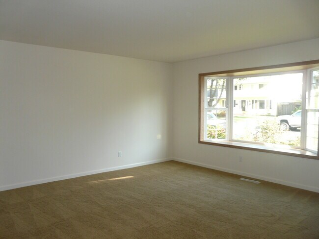 Foto del edificio - Beautiful 4BR/2BA single level house in So...