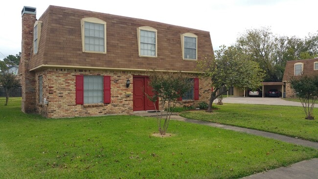 Building Photo - 1901 W Shields Dr