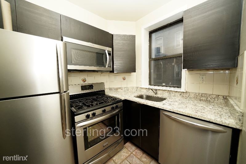 Primary Photo - 3607 Steinway St